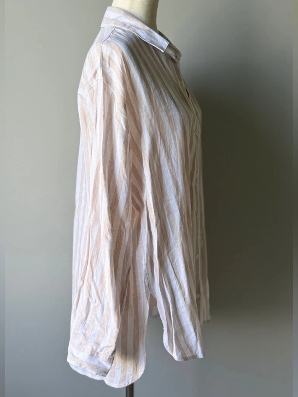 Old Navy Linen Blend Striped Boyfriend Button Down Shirt in Tan and White - Picture 2 of 7